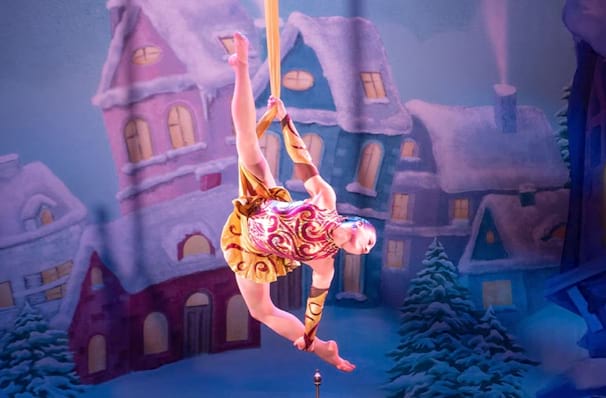 Cirque Dreams Holidaze, Adler Theatre, Davenport